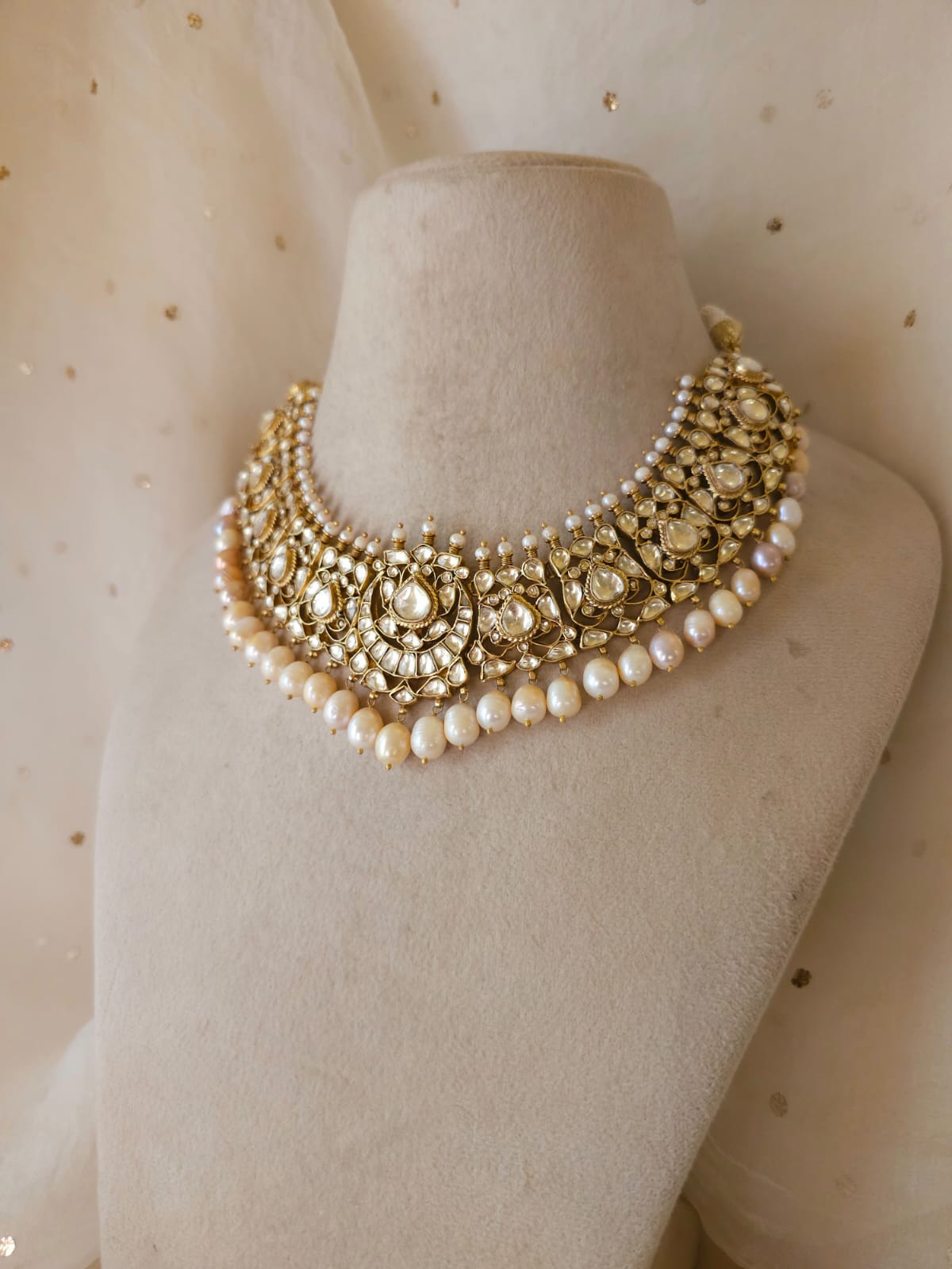 Queen of 19th century alloy necklace