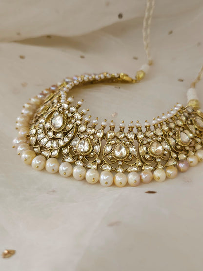 Queen of 19th century alloy necklace