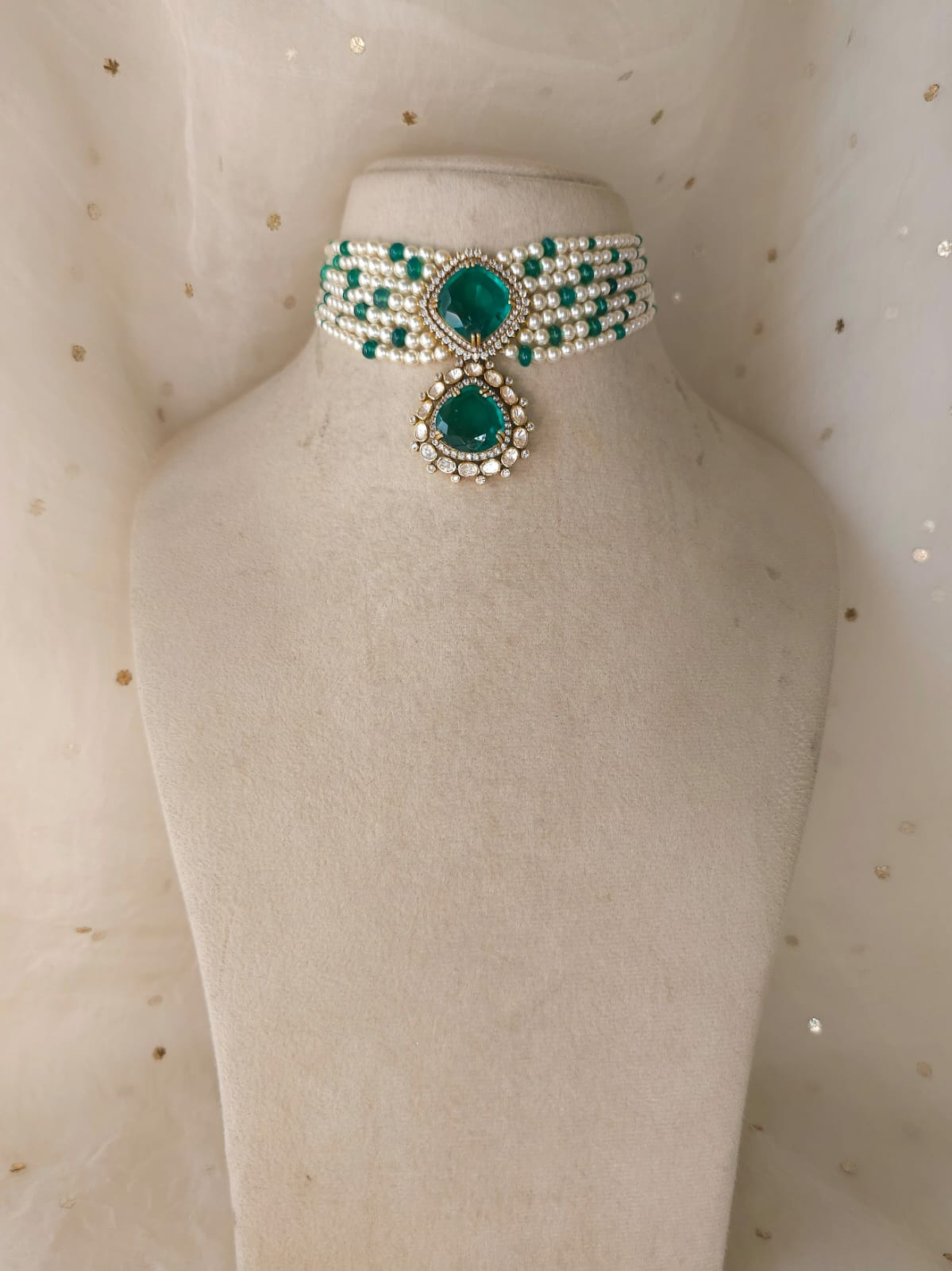 Sawai crown necklace