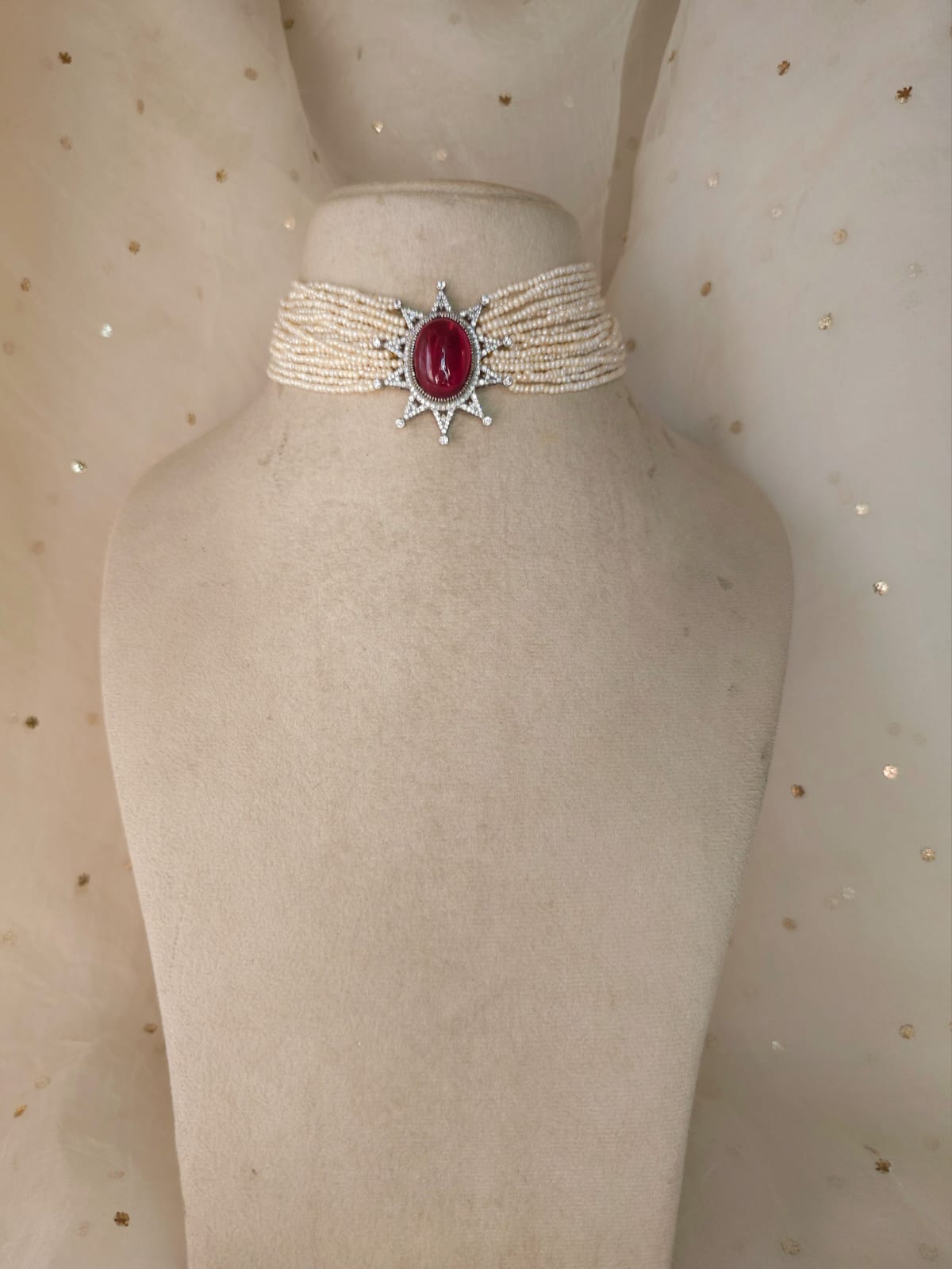 Rajaratna pearl necklace