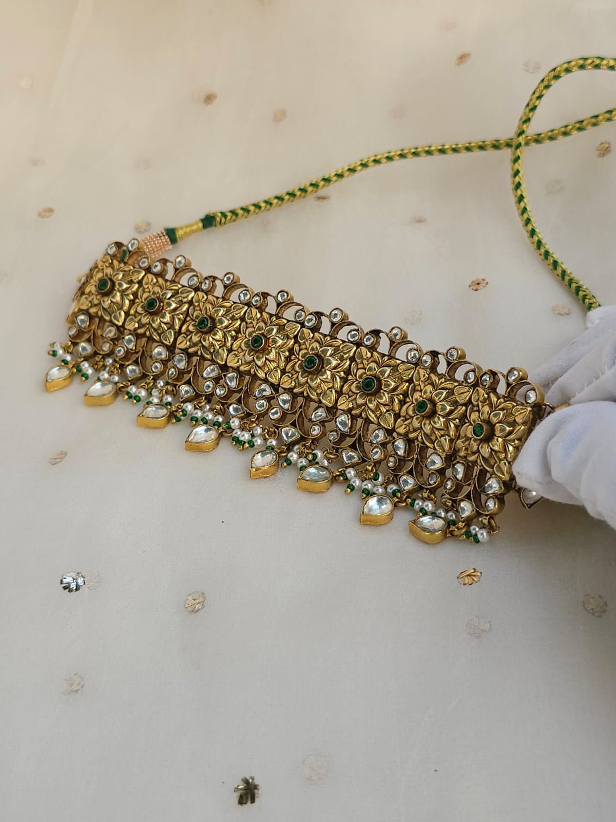 Madhuvan golden necklace set