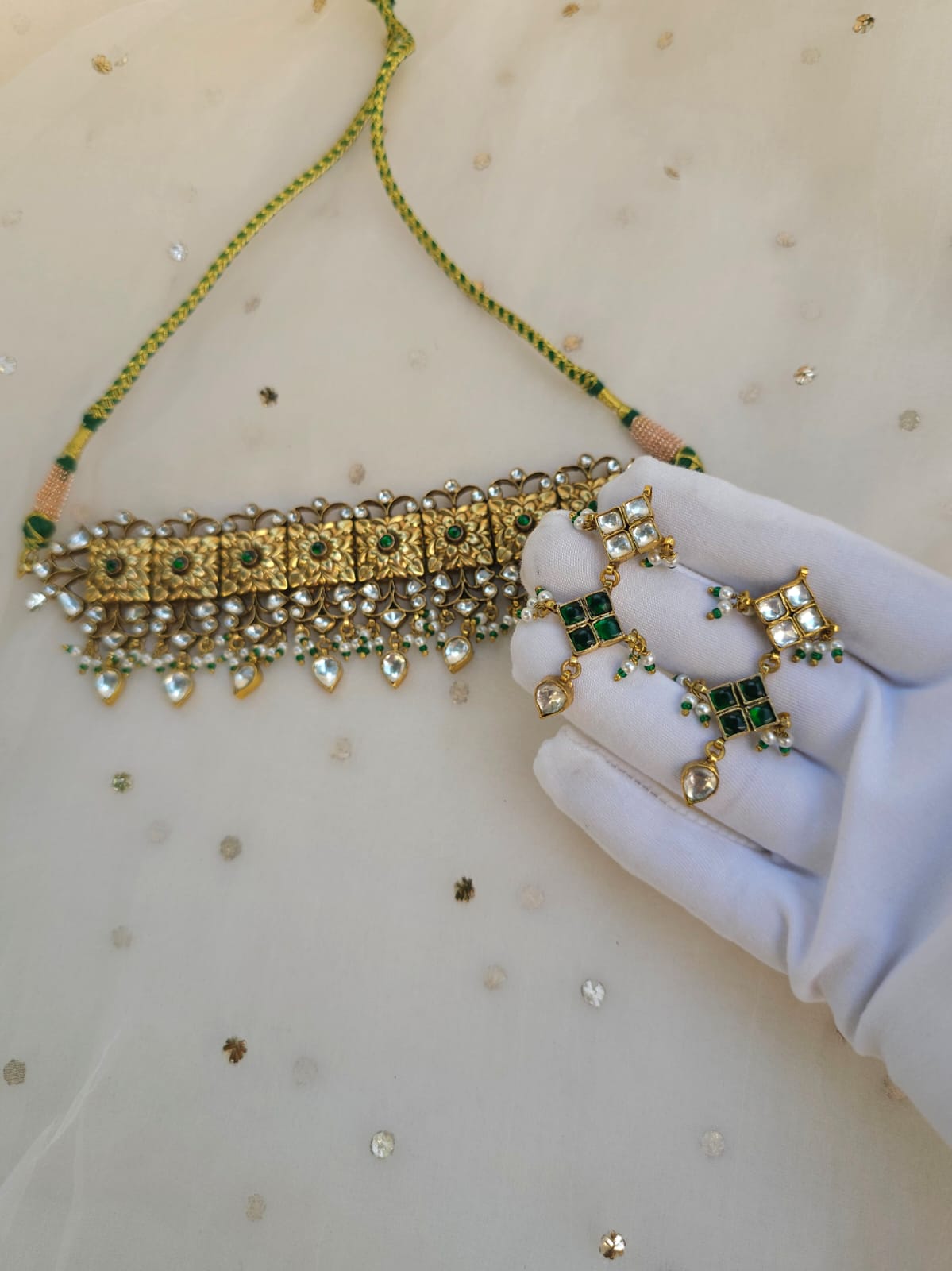 Madhuvan golden necklace set