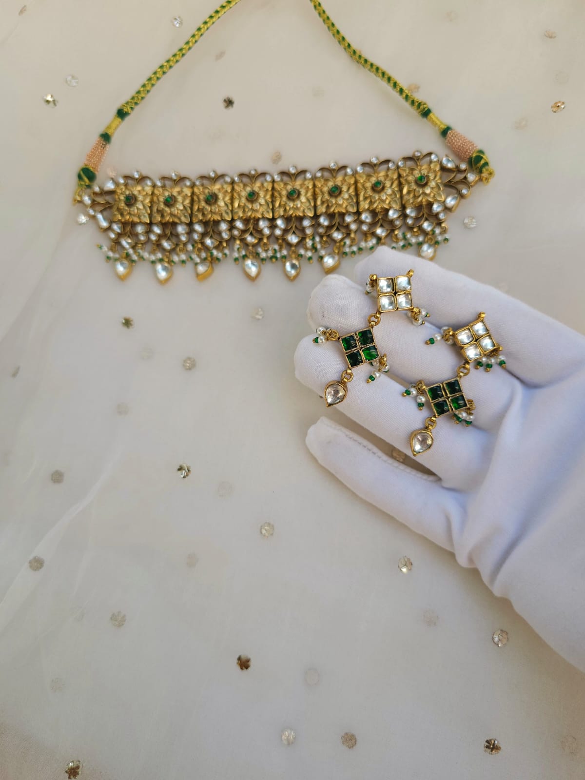 Madhuvan golden necklace set