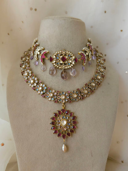 Har singaar rasa-yatra necklace