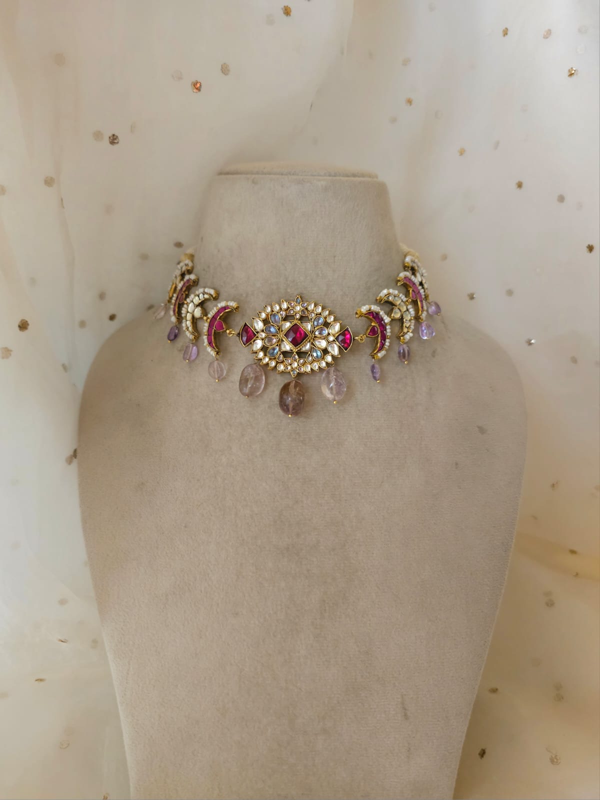 Har singaar rasa-yatra necklace