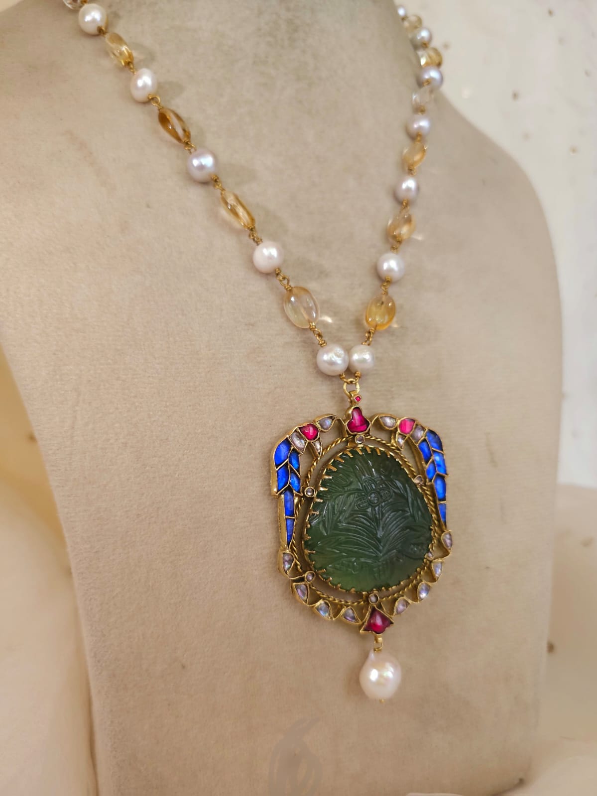 The sacred blue peacock pearl necklace set