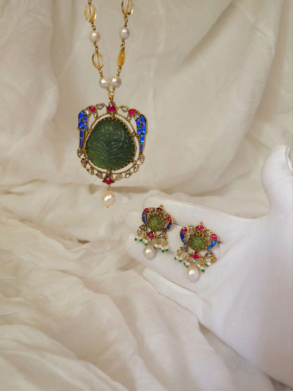 The sacred blue peacock pearl necklace set