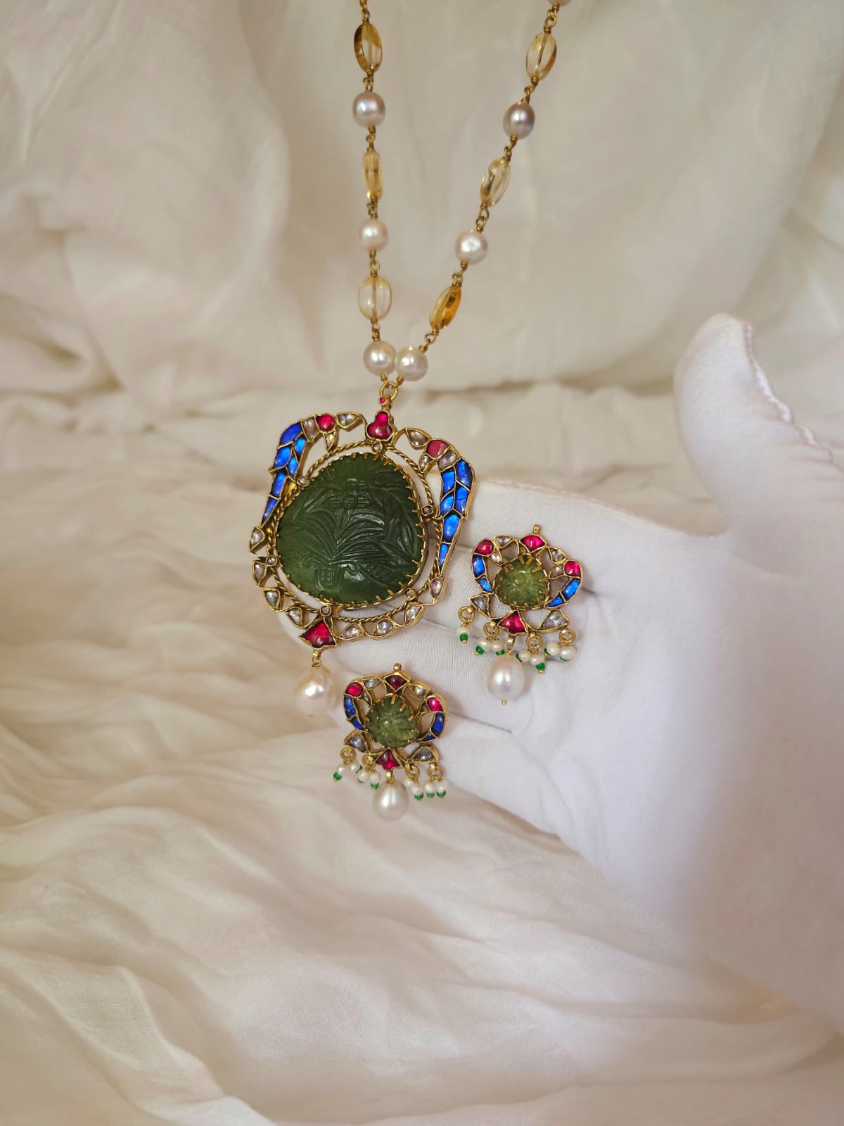 The sacred blue peacock pearl necklace set