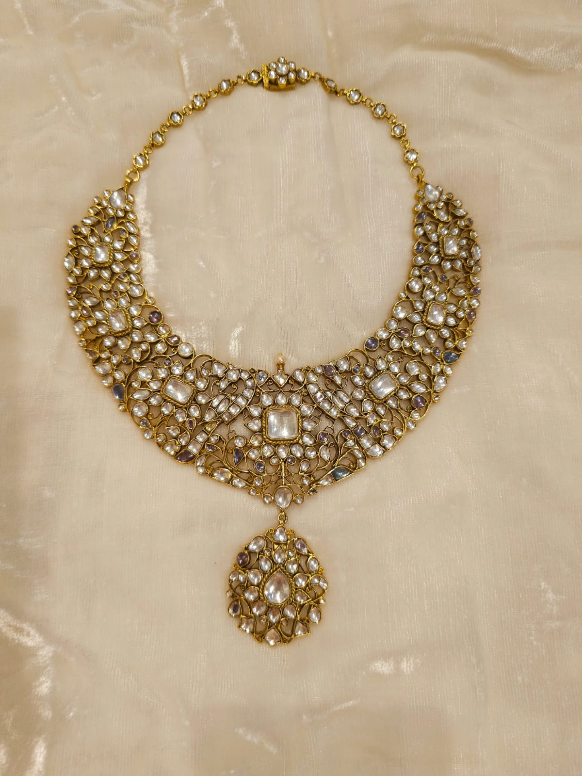 The brightness of 19th century alloy necklace