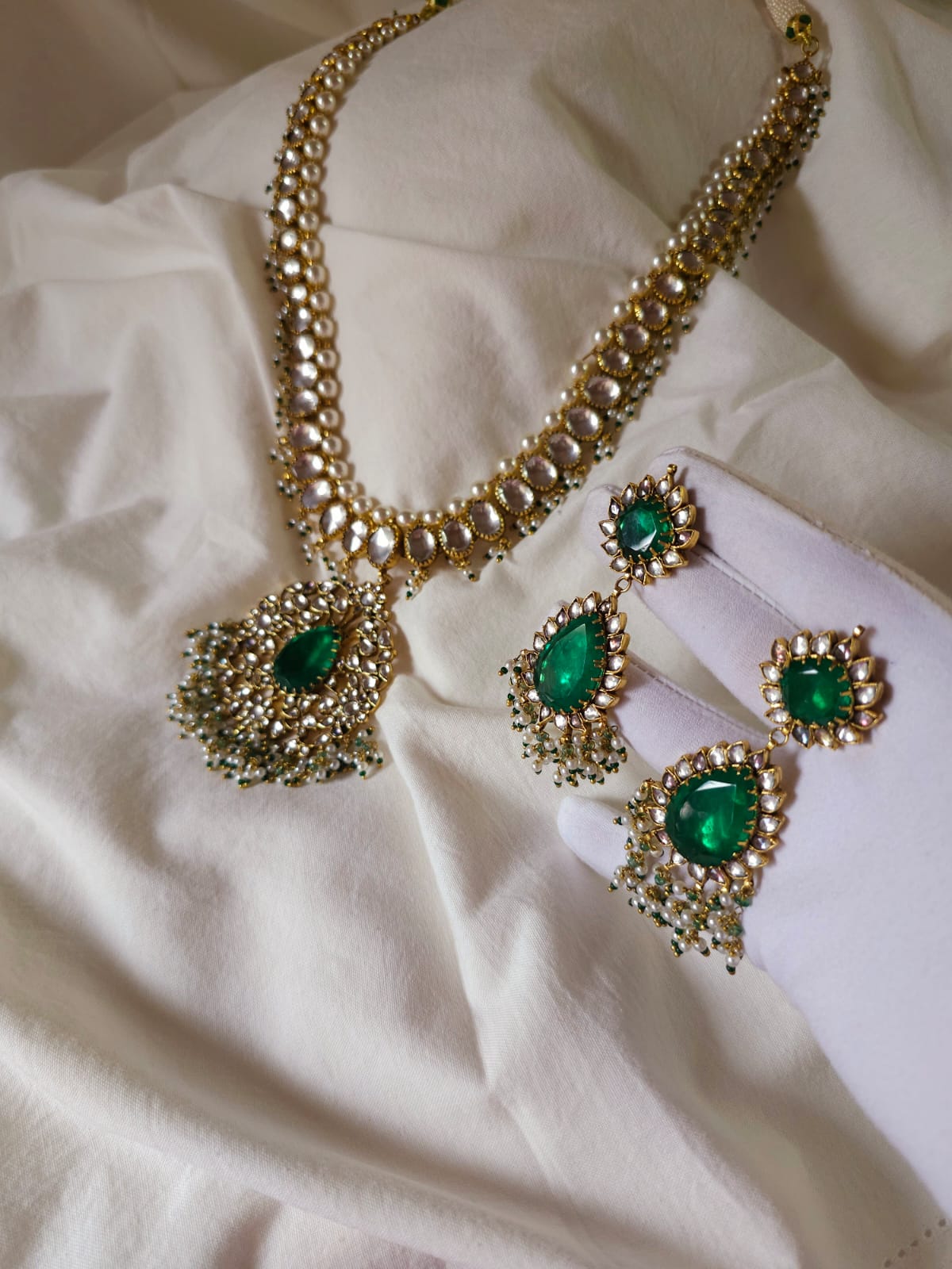 Sawai queen long earrings