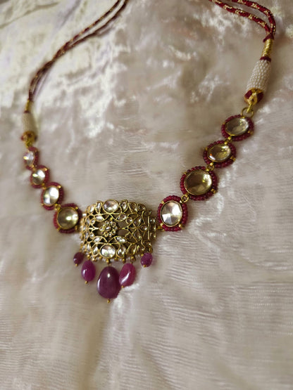 Mauryan ruby choker