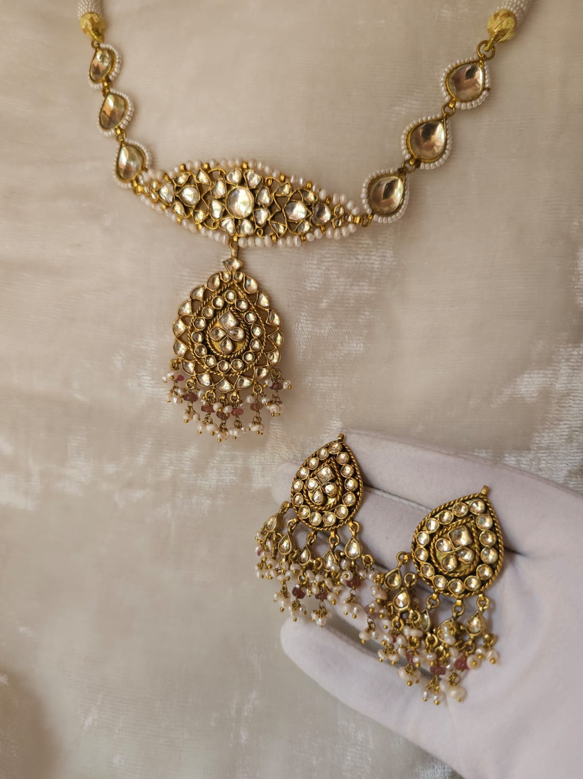 Hiranmayi tourmaline necklace set