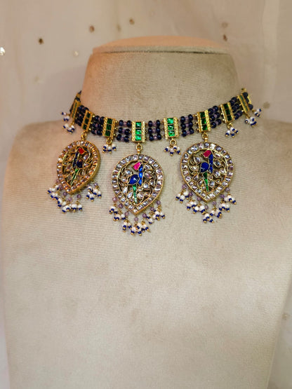 Queen ayesha totem choker set