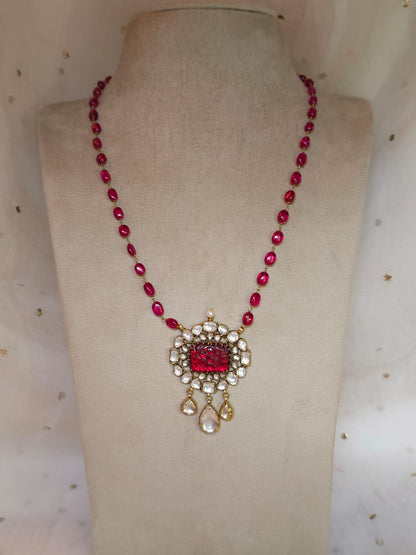 Jarul rococo spinel necklace