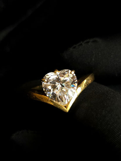 Heart shape moissanite diamond ring