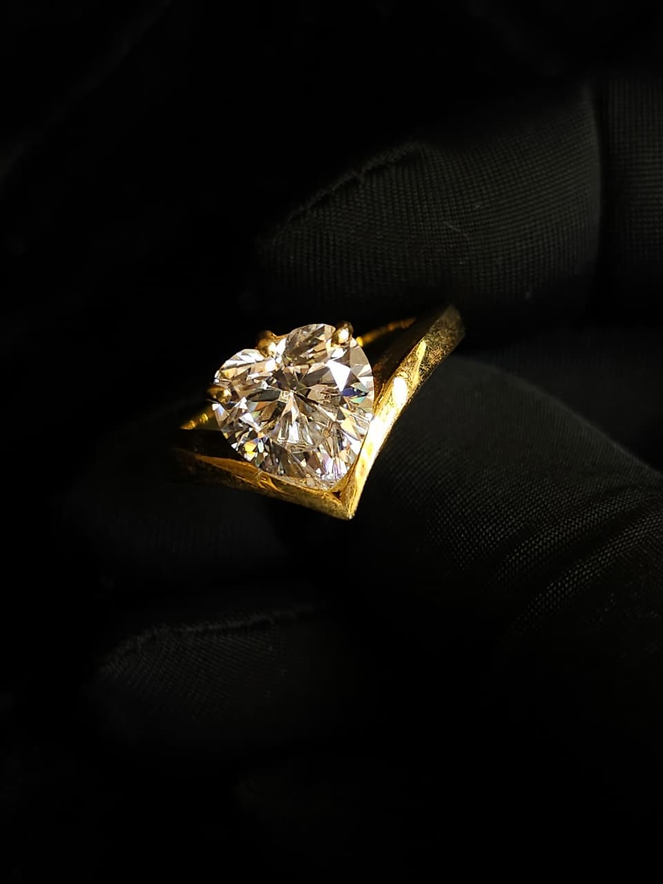 Heart shape moissanite diamond ring