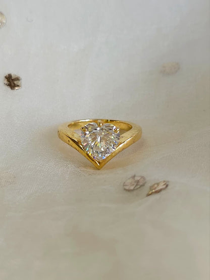 Heart shape moissanite diamond ring