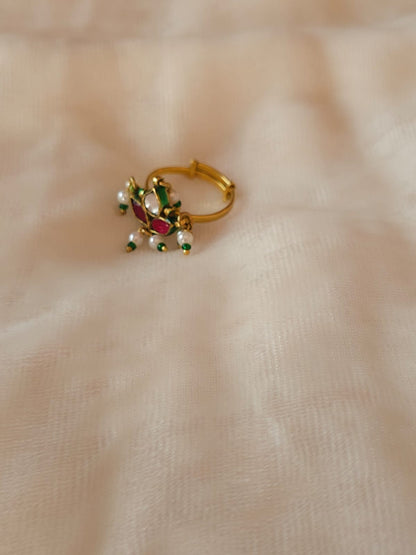Manik-maya ring