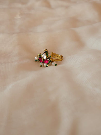 Manik-maya ring