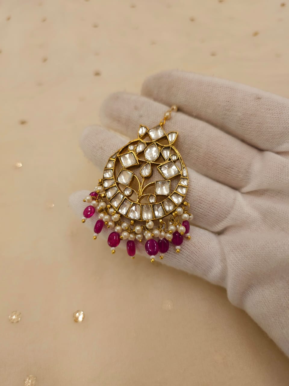 Hrdaya-Modana chand tika