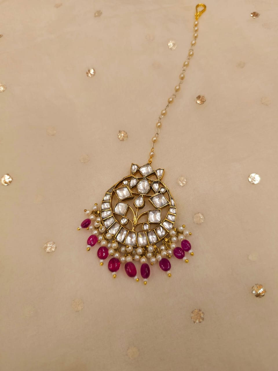 Hrdaya-Modana chand tika