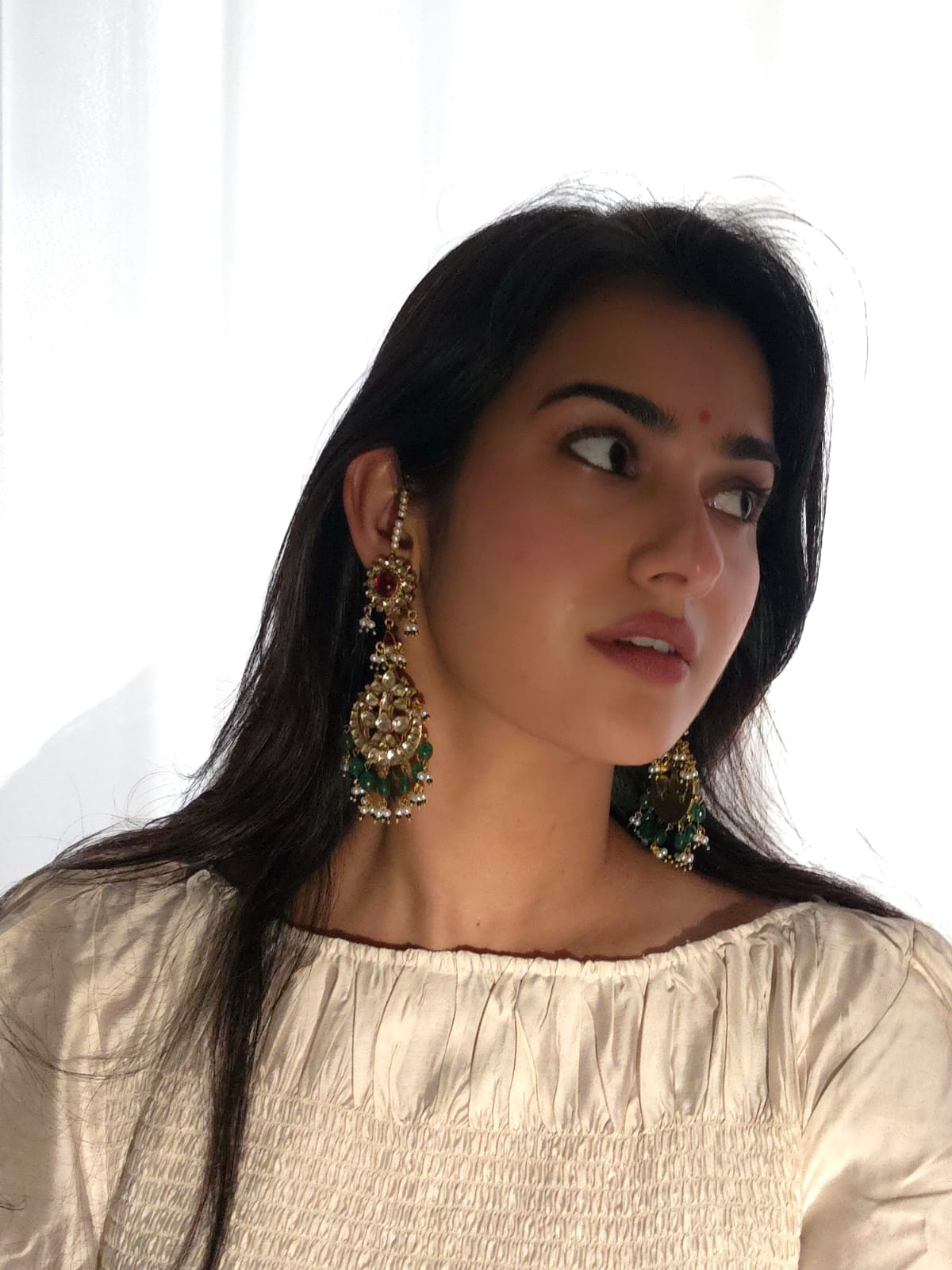 Pushkara beryl chandbali