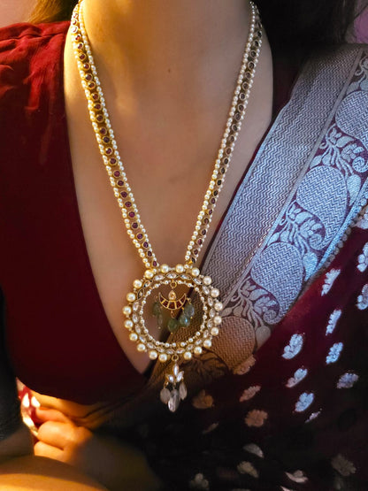 Vintage emerald necklace