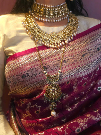 The galta gate silver necklace set