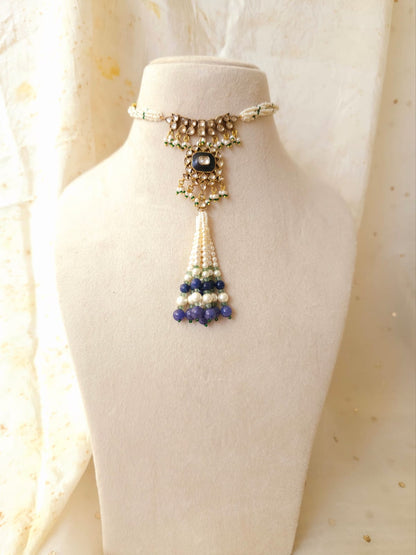 Dark flirty tassel necklace
