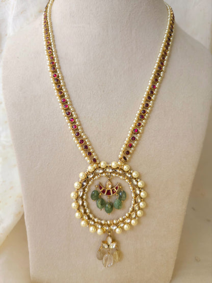 Vintage emerald necklace