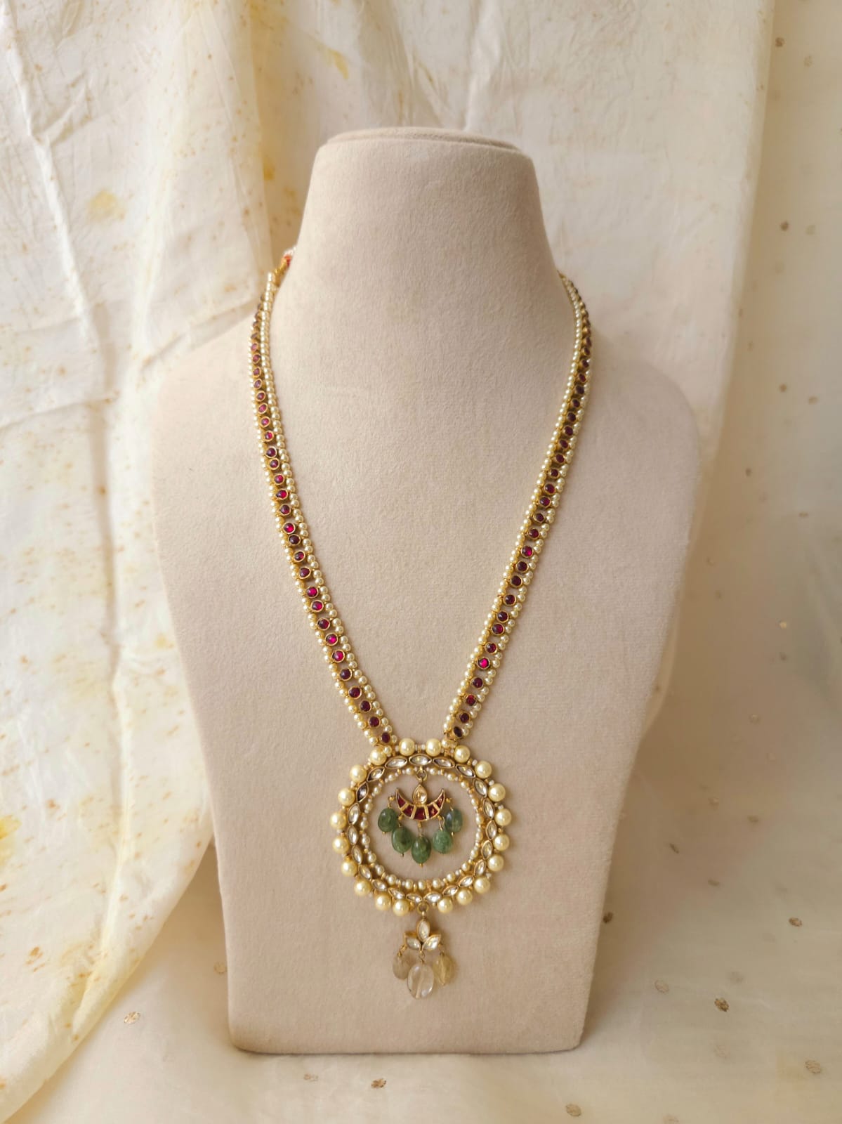 Vintage emerald necklace