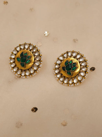 Paan kamal studs