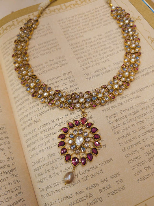 Shy Di Queen necklace