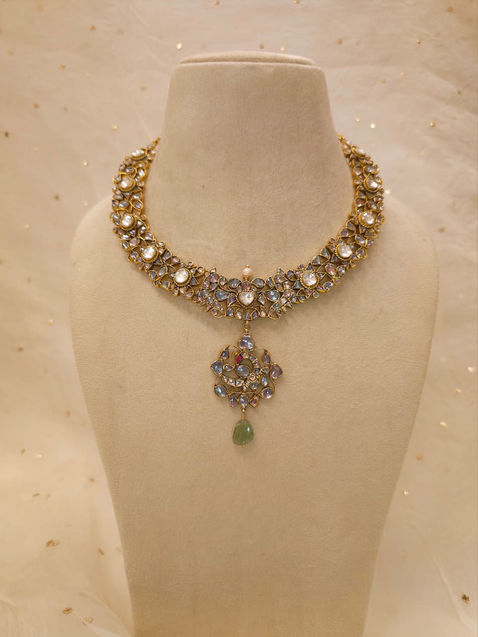 Pepper queen antique necklace