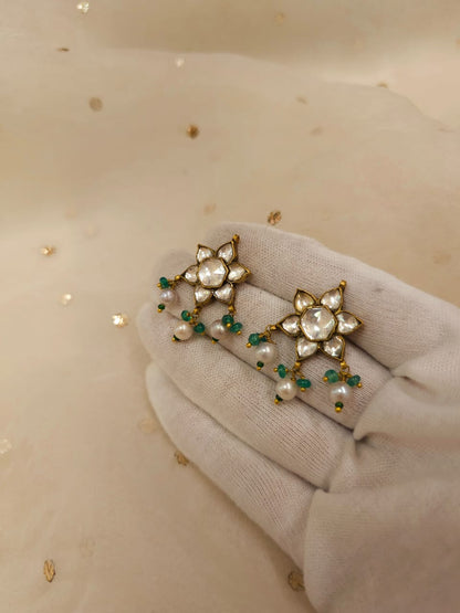 Easter lilly studs