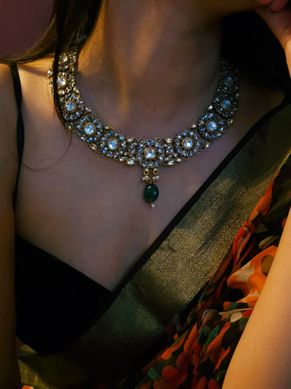 Queen Ayesha sleek necklace