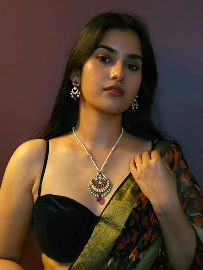 Rakta kamal pendant necklace