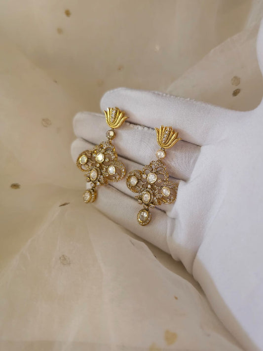 Morris lily silver earrings