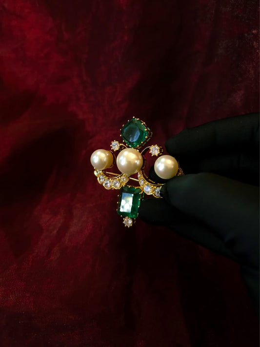 Edward brooch pendant