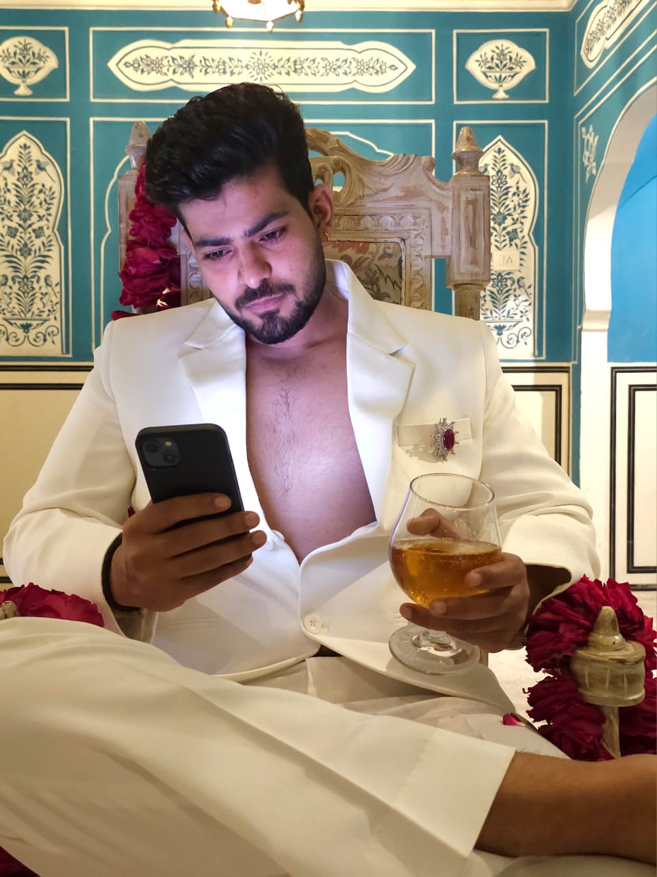 Rajaratna silver brooch