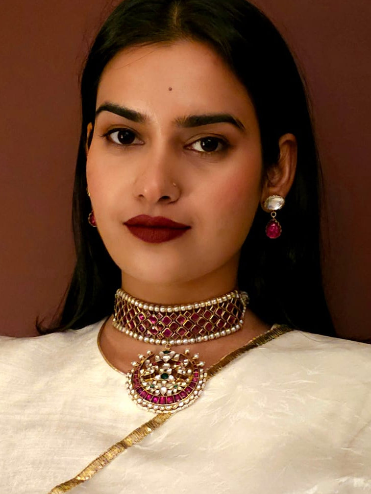 Divine carmine earrings