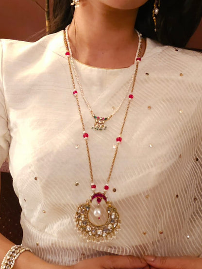 Ved-soma pendant necklace