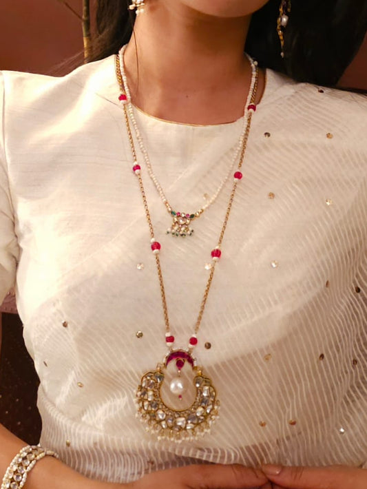 Ved-soma pendant necklace