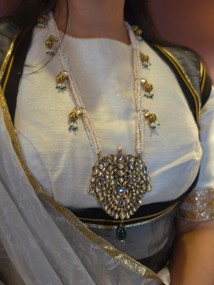 Sandhya jhanki queen necklace