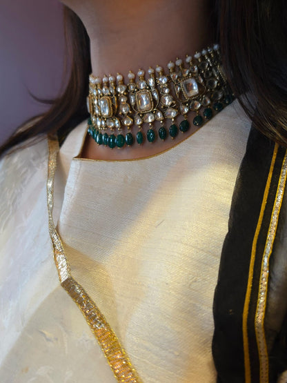 The galta gate onyx necklace