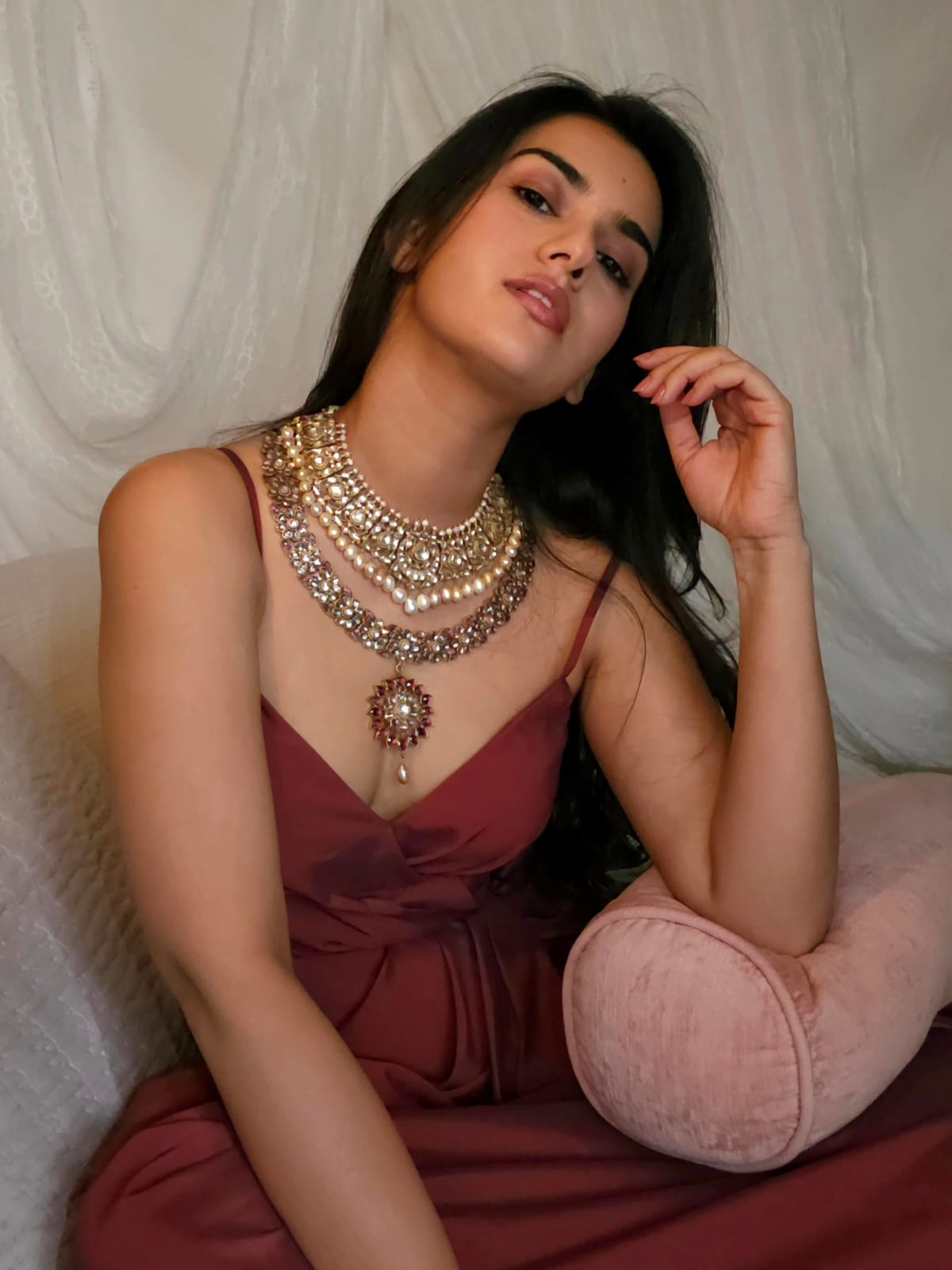 Queen of 19th century alloy necklace