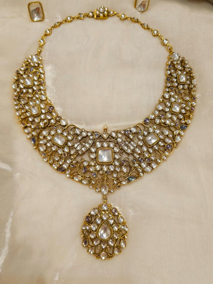 The brightness of 19th century alloy necklace