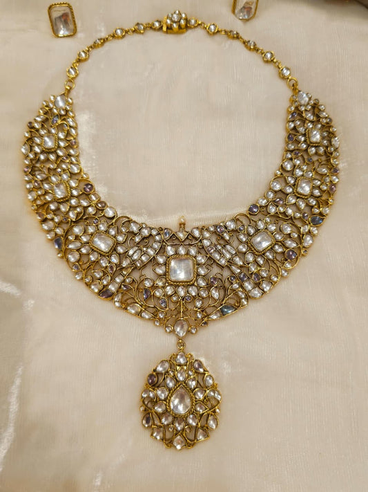 The brightness of 19th century alloy necklace