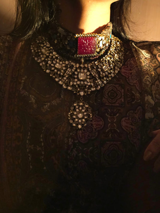 The brightness of 19th century alloy necklace