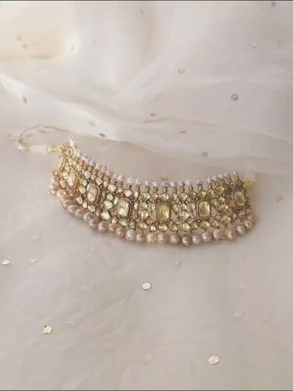The galta gate alloy necklace set